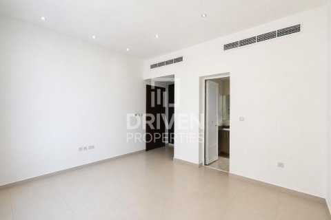 Villa in Mirdif Villas, Mirdif, Dubai 4 bedrooms, 1532.99 sq.m. № 126421 - photo 9