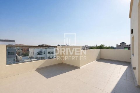 Villa in Mirdif Villas, Mirdif, Dubai 4 bedrooms, 1532.99 sq.m. № 126421 - photo 28
