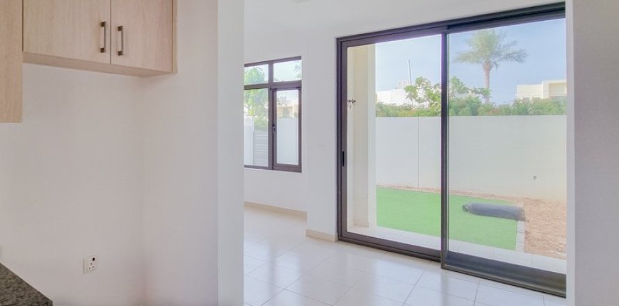 Villa in Reem, Dubai 3 bedrooms № 3195