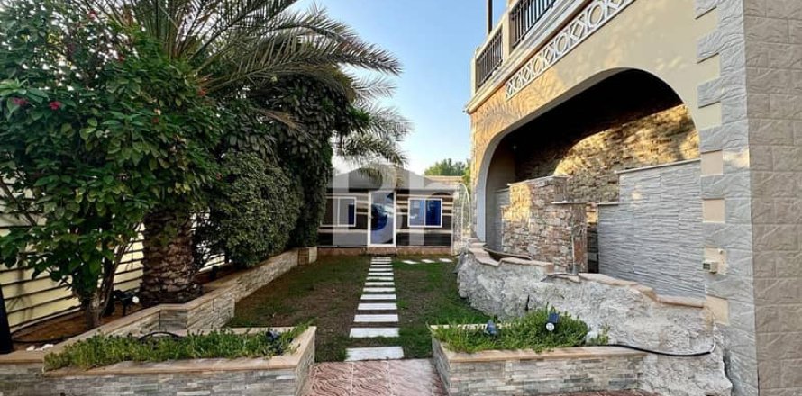 Villa en The Villa, Dubai, 4 dormitorios, 561 m², № 22202