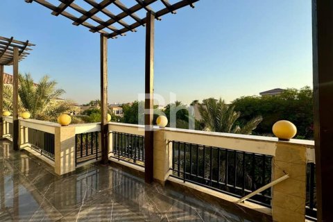 Villa en The Villa, Dubai, 4 dormitorios, 561 m², № 22202 - foto 2