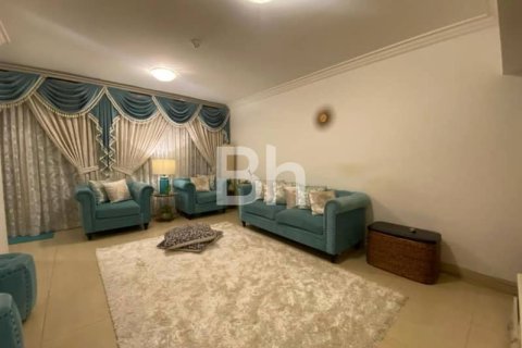 Снять в аренду виллу в Джумейра Вилладж Серкл, Дубай: 4 спальни, 142м², № 22203 - фото 12