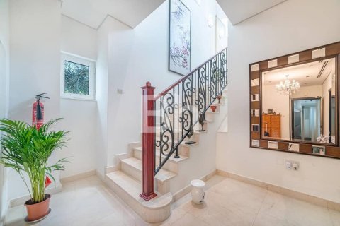 Снять в аренду виллу в Al Furjan, Дубай: 4 спальни, 600м², № 22201 - фото 2