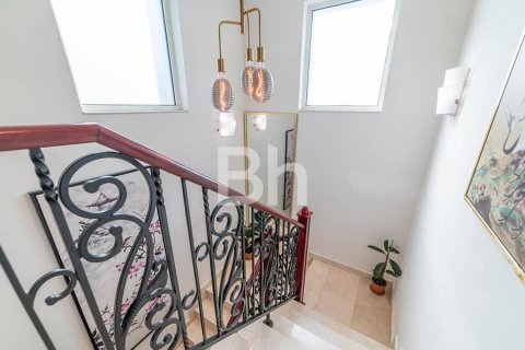Снять в аренду виллу в Al Furjan, Дубай: 4 спальни, 600м², № 22201 - фото 8