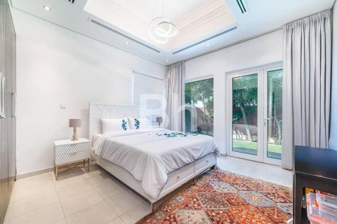 Снять в аренду виллу в Al Furjan, Дубай: 4 спальни, 600м², № 22201 - фото 9