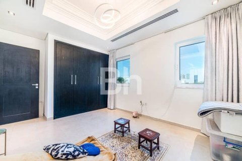 Снять в аренду виллу в Al Furjan, Дубай: 4 спальни, 600м², № 22201 - фото 12