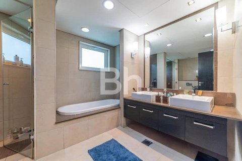 Снять в аренду виллу в Al Furjan, Дубай: 4 спальни, 600м², № 22201 - фото 15