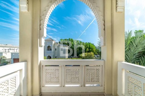 Снять в аренду виллу в Al Furjan, Дубай: 4 спальни, 600м², № 22201 - фото 22