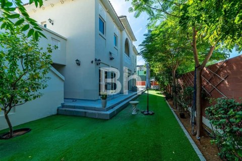 Снять в аренду виллу в Al Furjan, Дубай: 4 спальни, 600м², № 22201 - фото 19