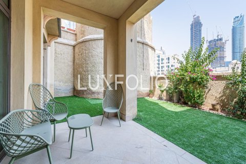 Apartment in Downtown Dubai (Downtown Burj Dubai), Dubai 2 bedrooms, 205 sq.m. № 45755 - photo 2