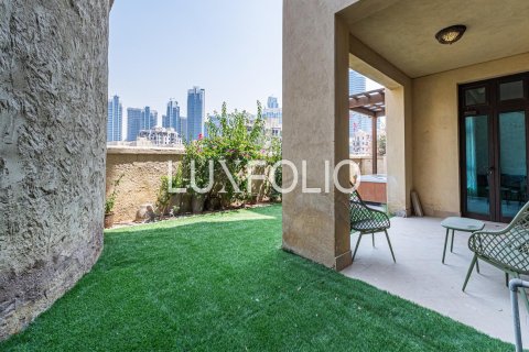 Apartment in Downtown Dubai (Downtown Burj Dubai), Dubai 2 bedrooms, 205 sq.m. № 45755 - photo 1