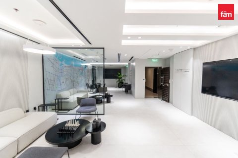 Oficina en Business Bay, Dubai, 561.9 m², № 13145 - foto 11
