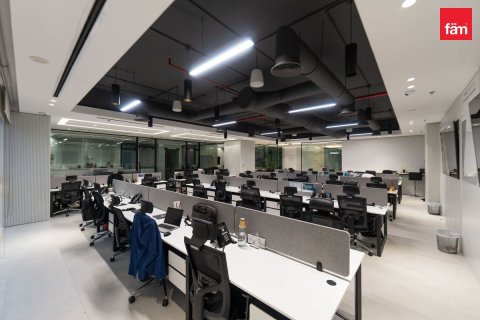 Oficina en Business Bay, Dubai, 561.9 m², № 13145 - foto 4