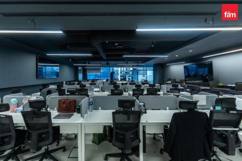 Oficina en Business Bay, Dubai, 561.9 m², № 13145 - foto 19
