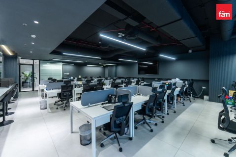 Oficina en Business Bay, Dubai, 561.9 m², № 13145 - foto 12