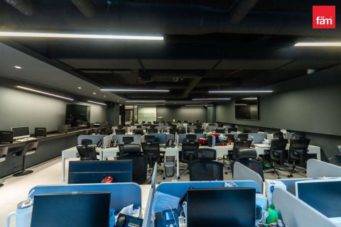 Oficina en Business Bay, Dubai, 561.9 m², № 13145 - foto 6
