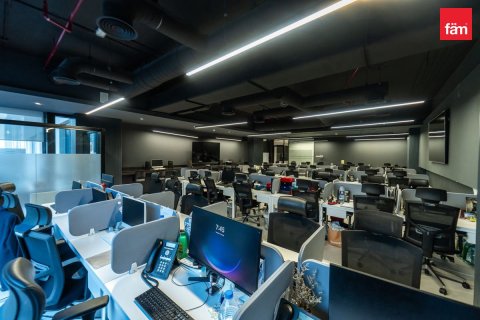 Oficina en Business Bay, Dubai, 561.9 m², № 13145 - foto 20