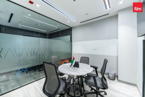 Oficina en Business Bay, Dubai, 561.9 m², № 13145 - foto 9