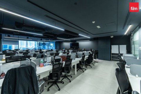Oficina en Business Bay, Dubai, 561.9 m², № 13145 - foto 27
