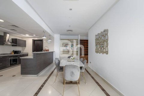 Apartment in Dubai Marina, Dubai 3 bedrooms, 199 sq.m. № 21533 - photo 16