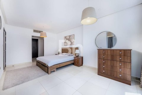 Apartment in Dubai Marina, Dubai 3 bedrooms, 199 sq.m. № 21533 - photo 11