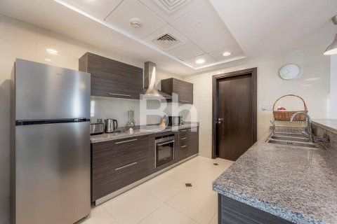 Apartment in Dubai Marina, Dubai 3 bedrooms, 199 sq.m. № 21533 - photo 15