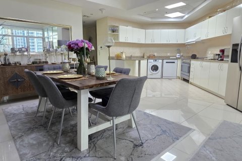 Apartment in Dubai Marina, Dubai 2 bedrooms, 156 sq.m. № 96830 - photo 3