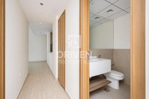 Apartment in Business Bay, Dubai 2 bedrooms, 102.19 sq.m. № 129377 - photo 12