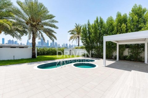 Villa in Jumeirah, Dubai 5 bedrooms, 341.6 sq.m. № 129379 - photo 2