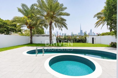 Villa in Jumeirah, Dubai 5 bedrooms, 341.6 sq.m. № 129379 - photo 12