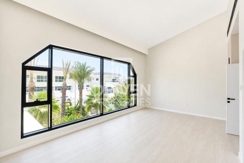 Villa in Jumeirah, Dubai 5 bedrooms, 341.6 sq.m. № 129379 - photo 21