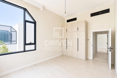 Villa in Jumeirah, Dubai 5 bedrooms, 341.6 sq.m. № 129379 - photo 25