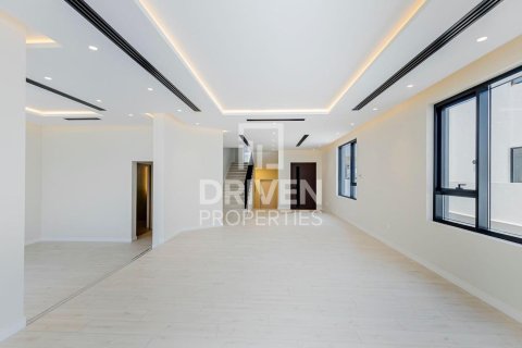 Villa in Jumeirah, Dubai 5 bedrooms, 341.6 sq.m. № 129379 - photo 28