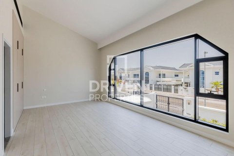 Villa in Jumeirah, Dubai 5 bedrooms, 341.6 sq.m. № 129379 - photo 5