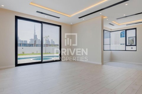 Villa in Jumeirah, Dubai 5 bedrooms, 341.6 sq.m. № 129379 - photo 4