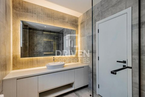 Villa in Jumeirah, Dubai 5 bedrooms, 341.6 sq.m. № 129379 - photo 9