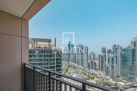 Appartement à BLVD Crescent, Downtown Dubai (Downtown Burj Dubai), Dubai, 2 chambres, 131.09 m², № 129387 - photo 2