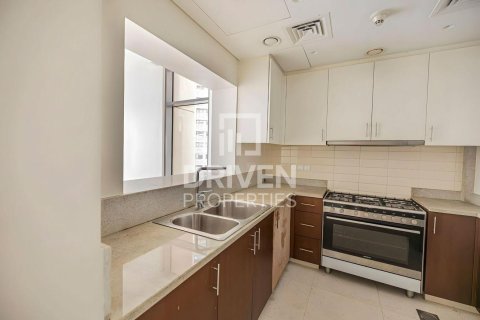 Appartement à BLVD Crescent, Downtown Dubai (Downtown Burj Dubai), Dubai, 2 chambres, 131.09 m², № 129387 - photo 13