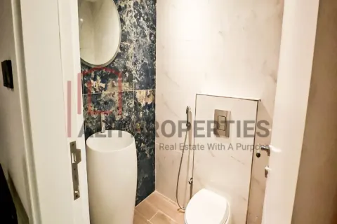 Apartment in Business Bay, Dubai 2 bedrooms, 129 sq.m. № 92836 - photo 18