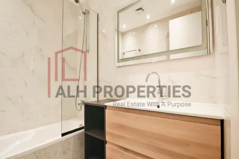 Apartment in Business Bay, Dubai 2 bedrooms, 129 sq.m. № 92836 - photo 10