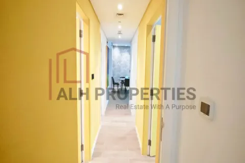 Apartment in Business Bay, Dubai 2 bedrooms, 129 sq.m. № 92836 - photo 17