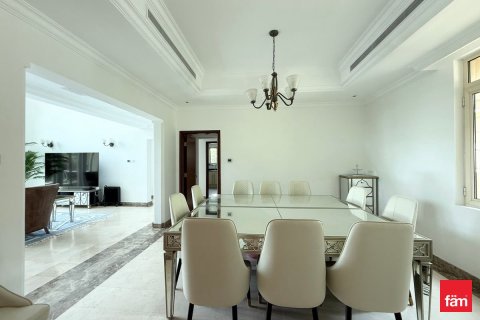 Villa in Jumeirah Islands, Dubai 4 bedrooms, 989.1 sq.m. № 40943 - photo 3