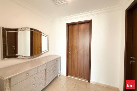 Villa in Jumeirah Islands, Dubai 4 bedrooms, 989.1 sq.m. № 40943 - photo 14