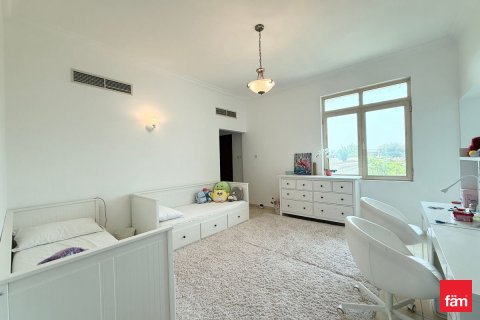 Villa in Jumeirah Islands, Dubai 4 bedrooms, 989.1 sq.m. № 40943 - photo 16