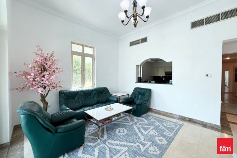 Villa in Jumeirah Islands, Dubai 4 bedrooms, 989.1 sq.m. № 40943 - photo 9