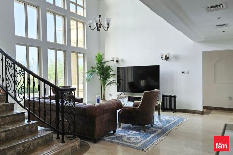 Villa in Jumeirah Islands, Dubai 4 bedrooms, 989.1 sq.m. № 40943 - photo 6