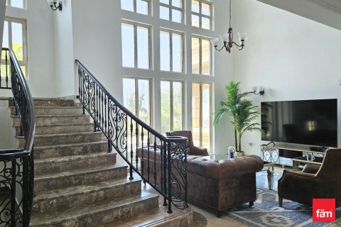 Villa in Jumeirah Islands, Dubai 4 bedrooms, 989.1 sq.m. № 40943 - photo 7