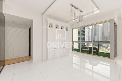 Apartamento en The Residences, Downtown Dubai (Downtown Burj Dubai), Dubai, 3 dormitorios, 170.76 m², № 128563