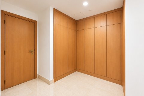 Apartment in Marina Mansions, Dubai Marina, Dubai 2 bedrooms, 182.36 sq.m. № 142157 - photo 11