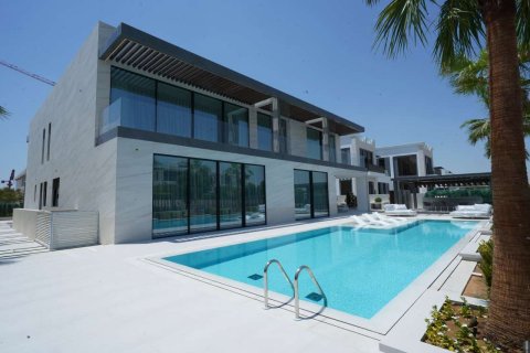 Villa in Dubai Hills Estate, Dubai 7 bedrooms, 1866 sq.m. № 92321 - photo 2